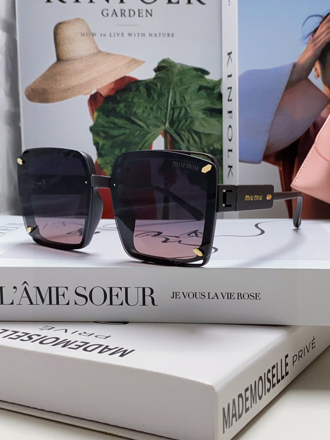 RUNWAY SQUARE SUNGLASSES 576823 IN ACETATE