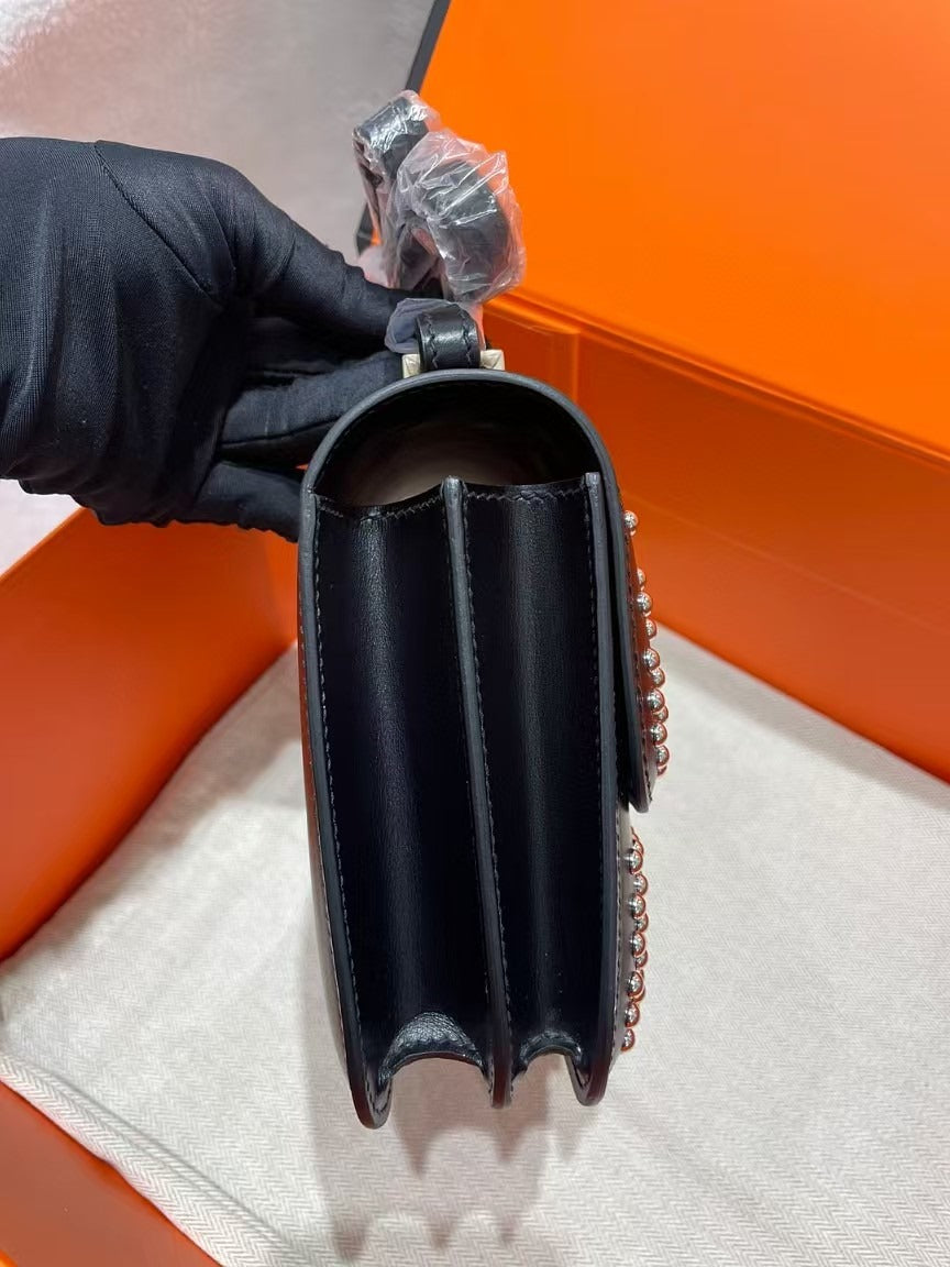 CONSTANCE CLOUTÉ BLACK BOX 24 IN BLACK CALFSKIN PALLADIUM HARDWARE