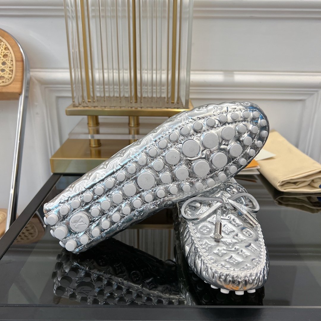 LV GLORIA FLAT LOAFER LOGO STAMPING SILVER