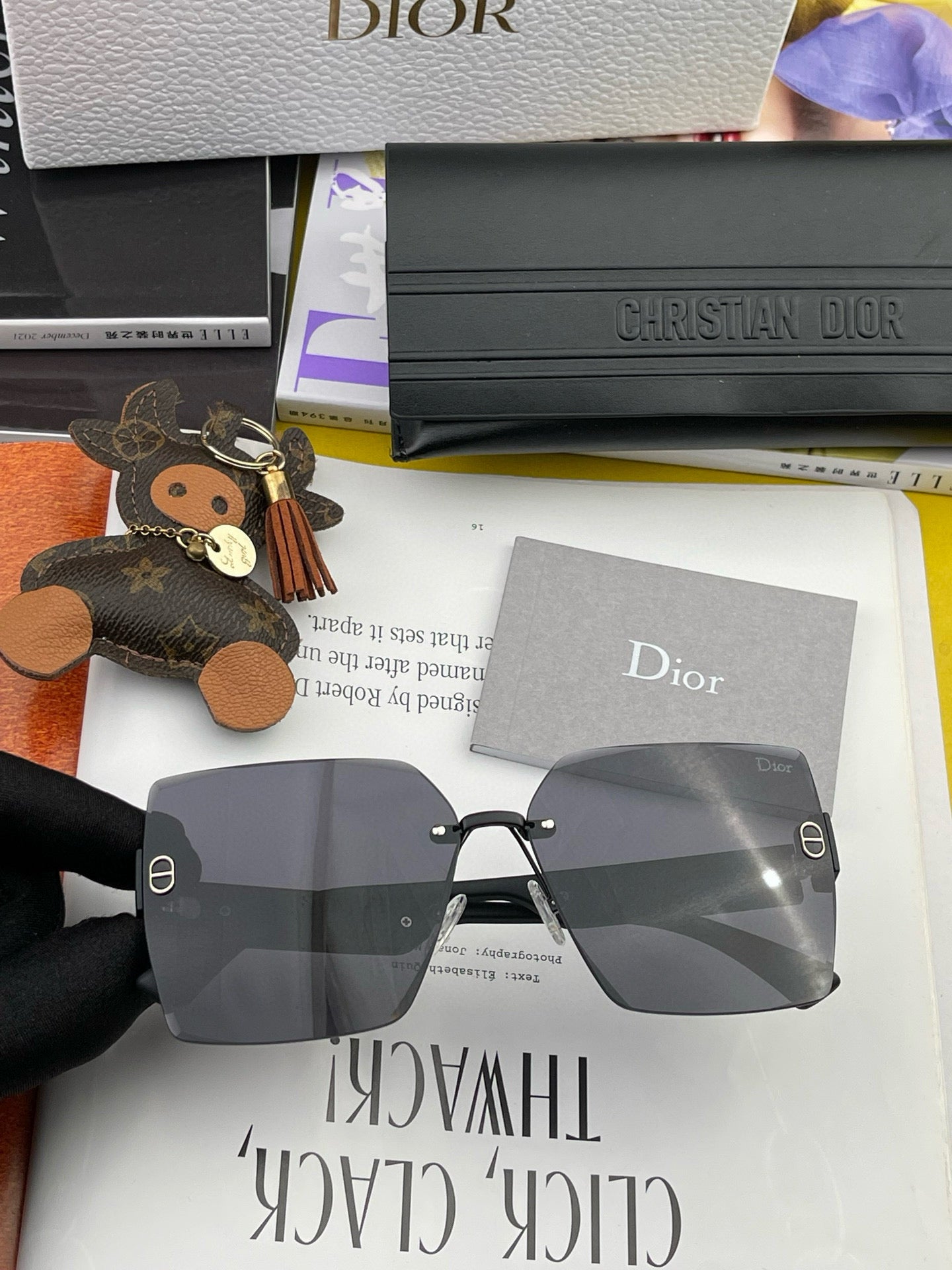 MONTAIGNE SQUARE SUNGLASS CD7159 IN ACETATE