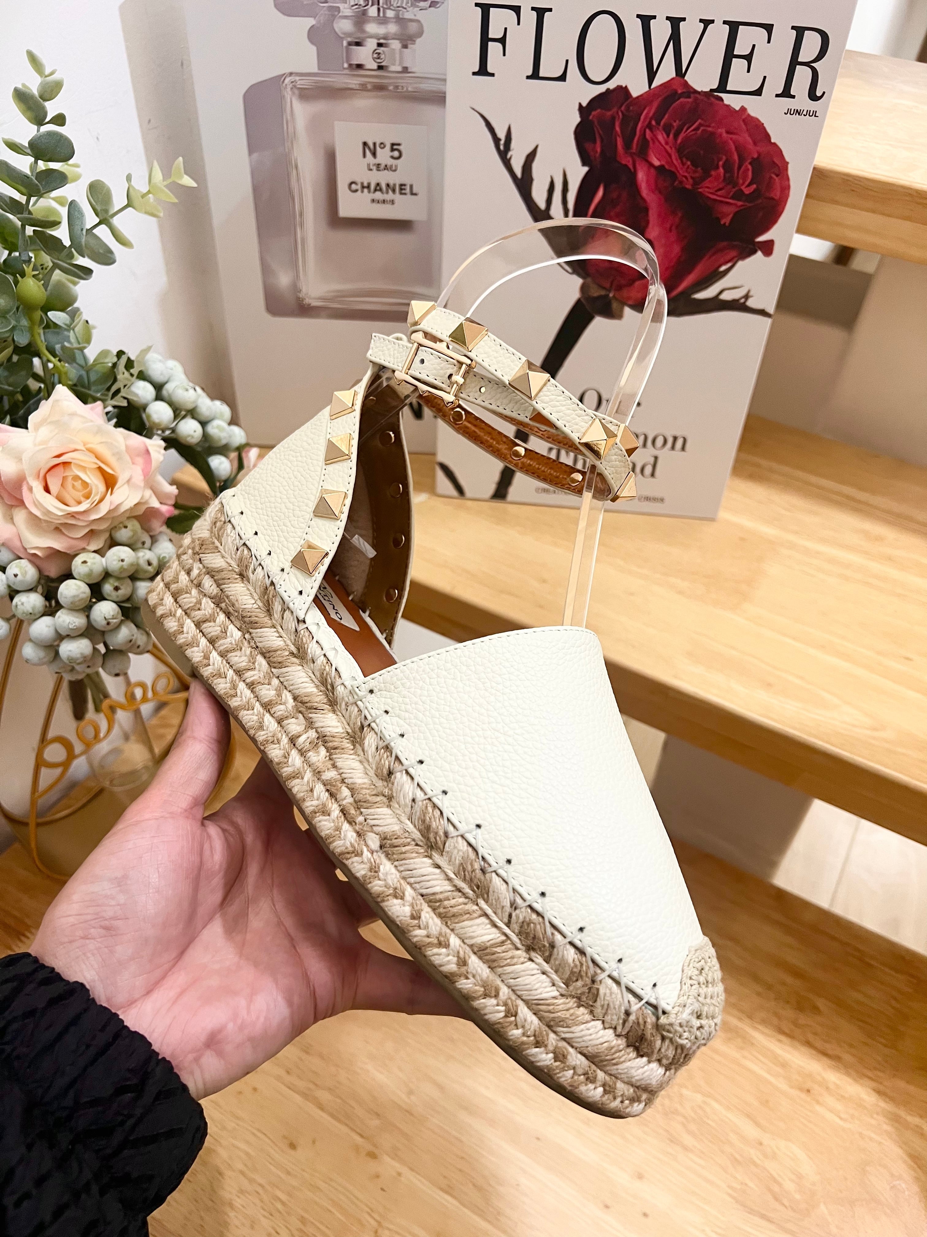 WHITE LEATHER ROCKSTUD ESPADRILLES ANKLE STRAP FLATS