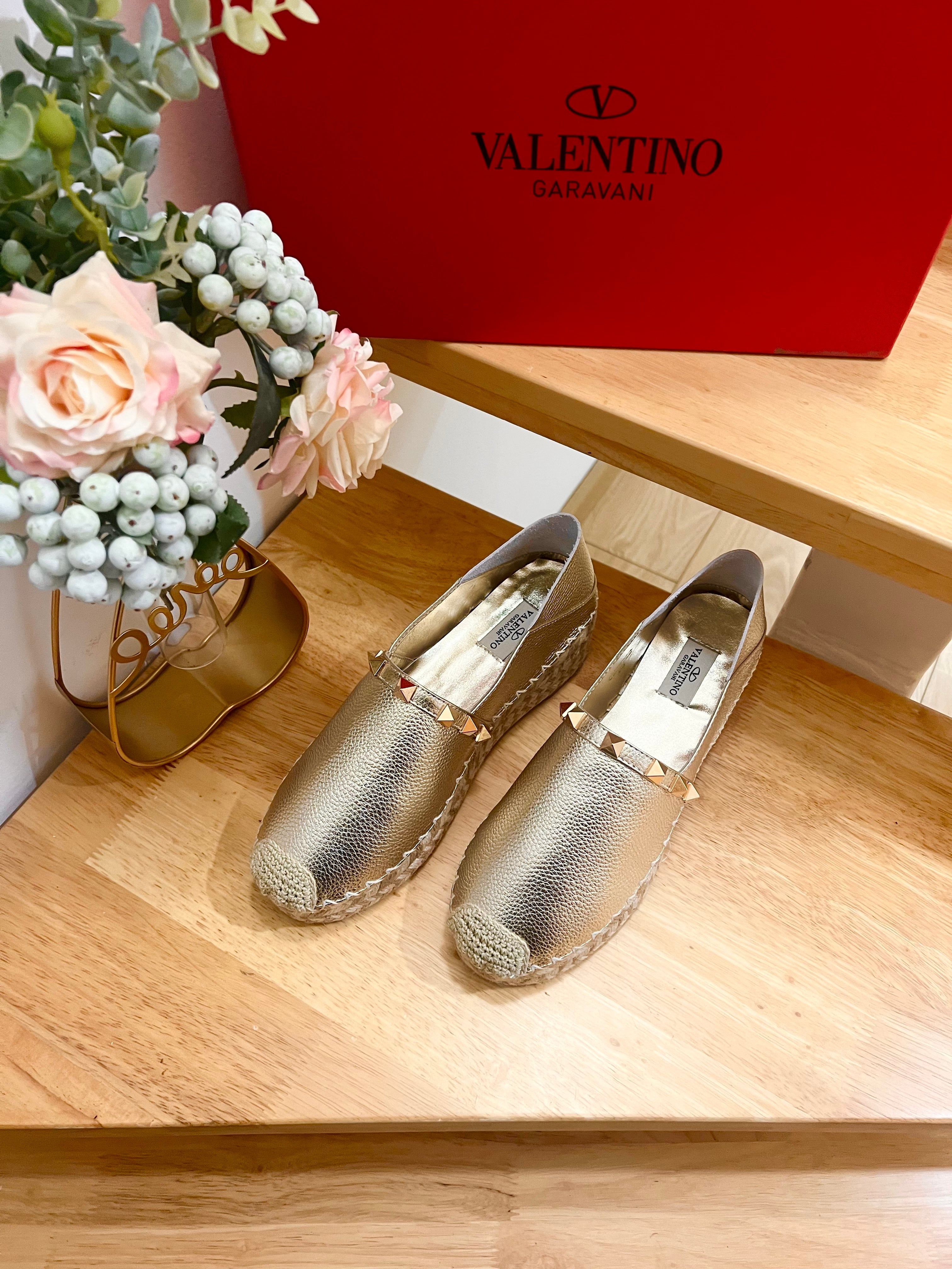 FLAT ESPADRILLE IN SILVER CALFSKIN 2 CM WITH STUDS