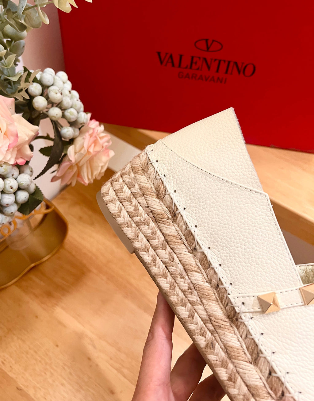 FLAT ESPADRILLE IN WHITE CALFSKIN 2 CM WITH STUDS