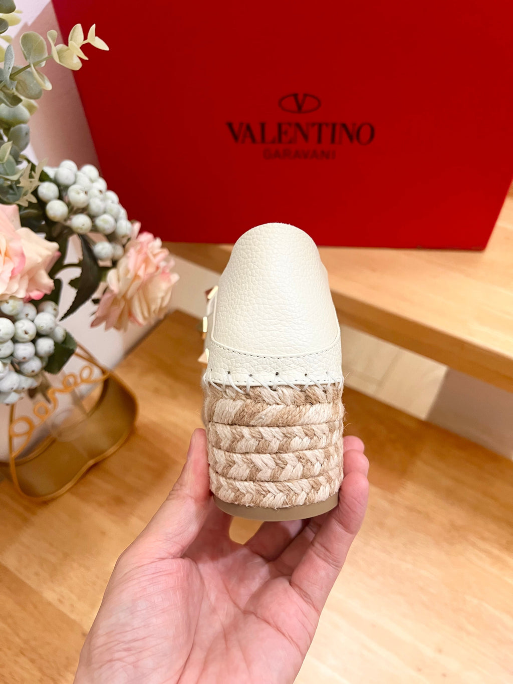 FLAT ESPADRILLE IN WHITE CALFSKIN 2 CM WITH STUDS