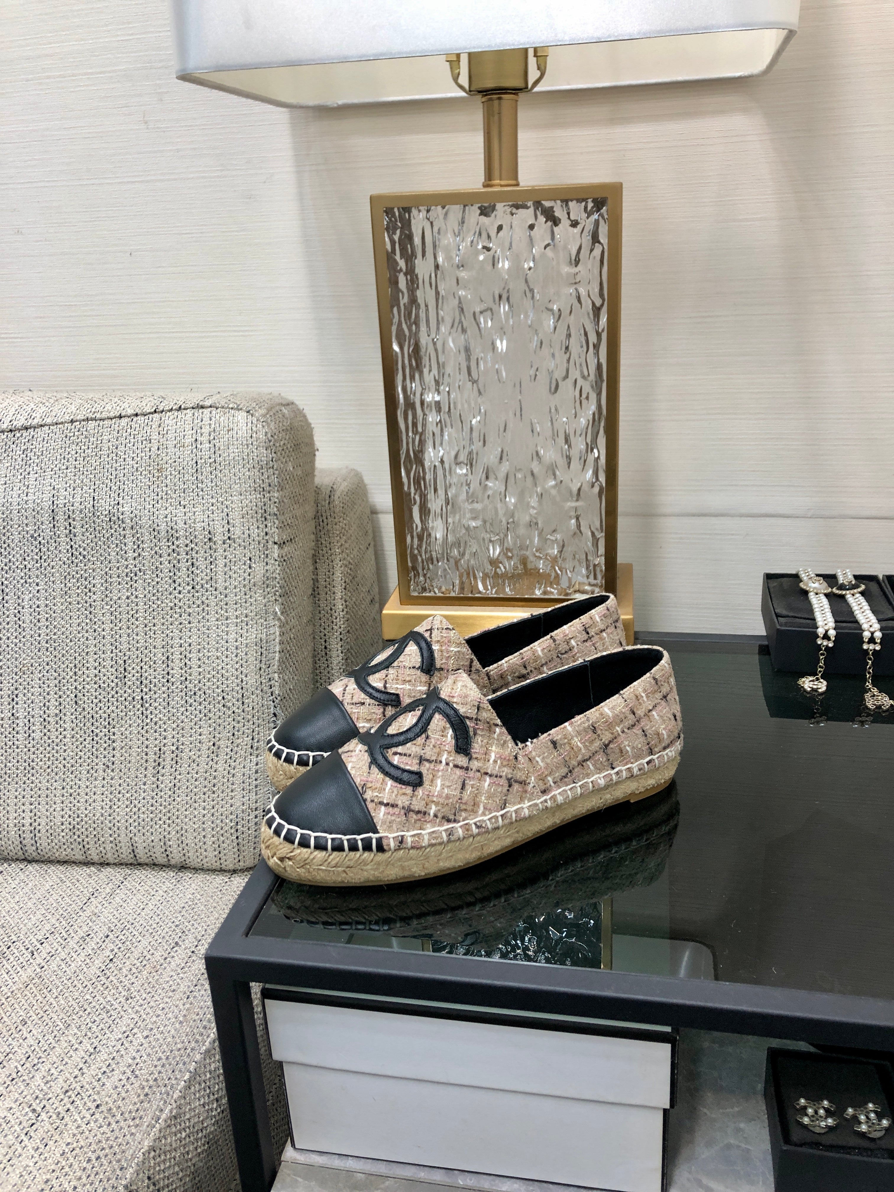 ESPADRILLE CAMEL BEIGE TWEED FABRIC AND BLACK CALFSKIN FLATS