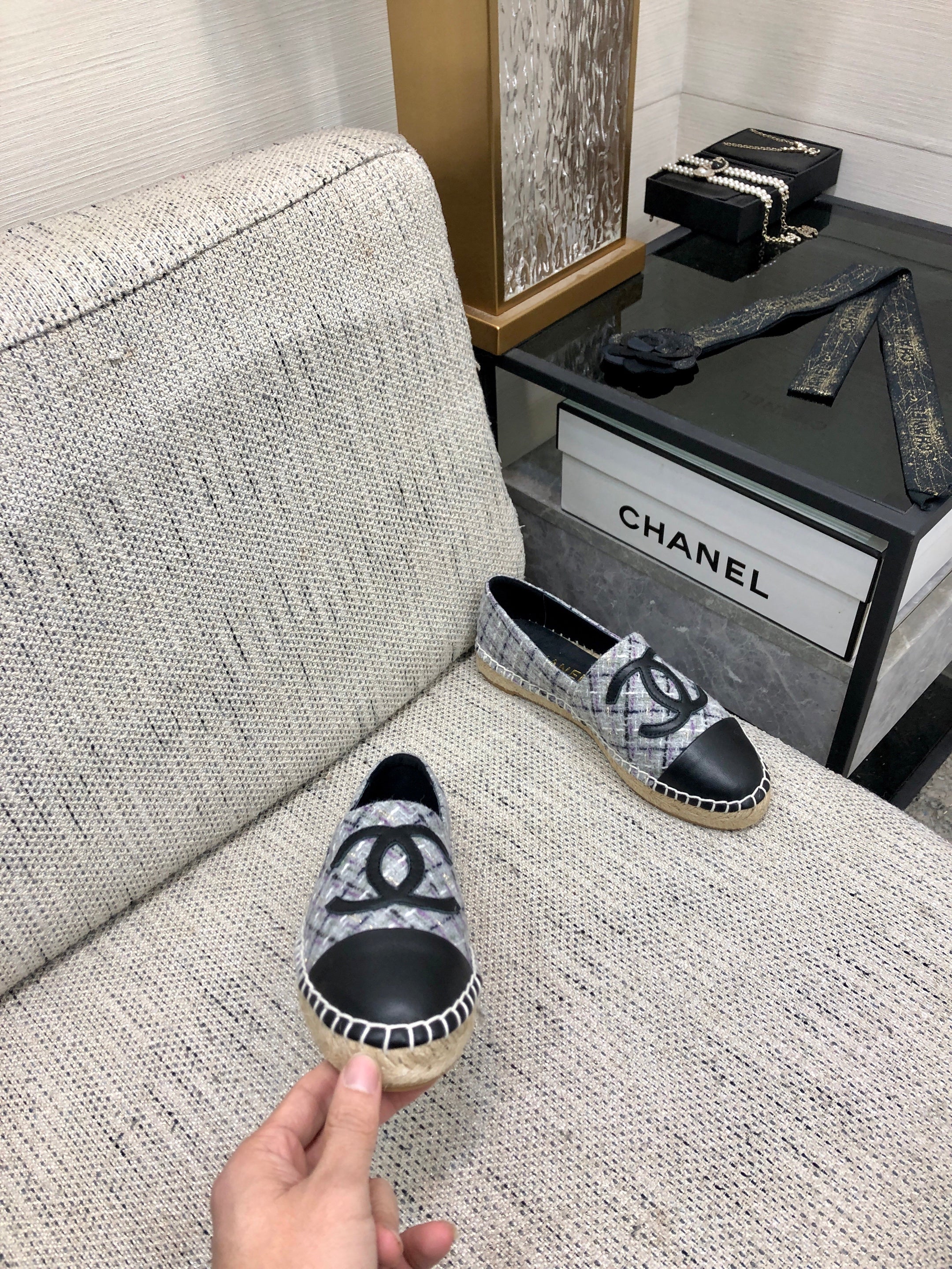 ESPADRILLE COLORFUL TWEED FABRIC AND BLACK CALFSKIN FLATS