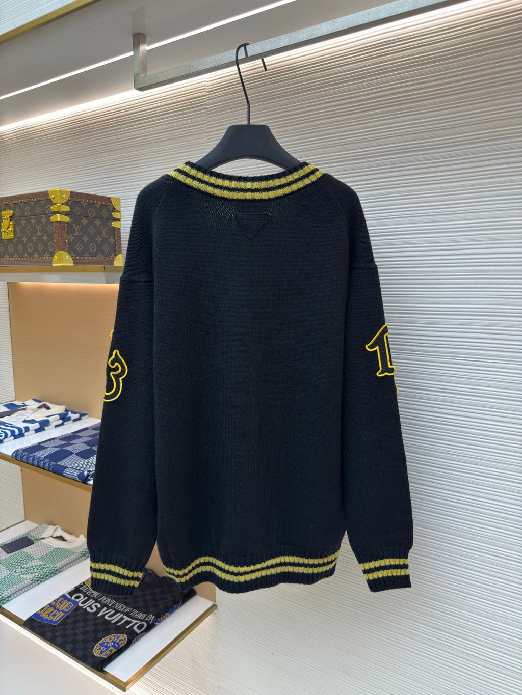 PRADA 25S CARDIGAN 541