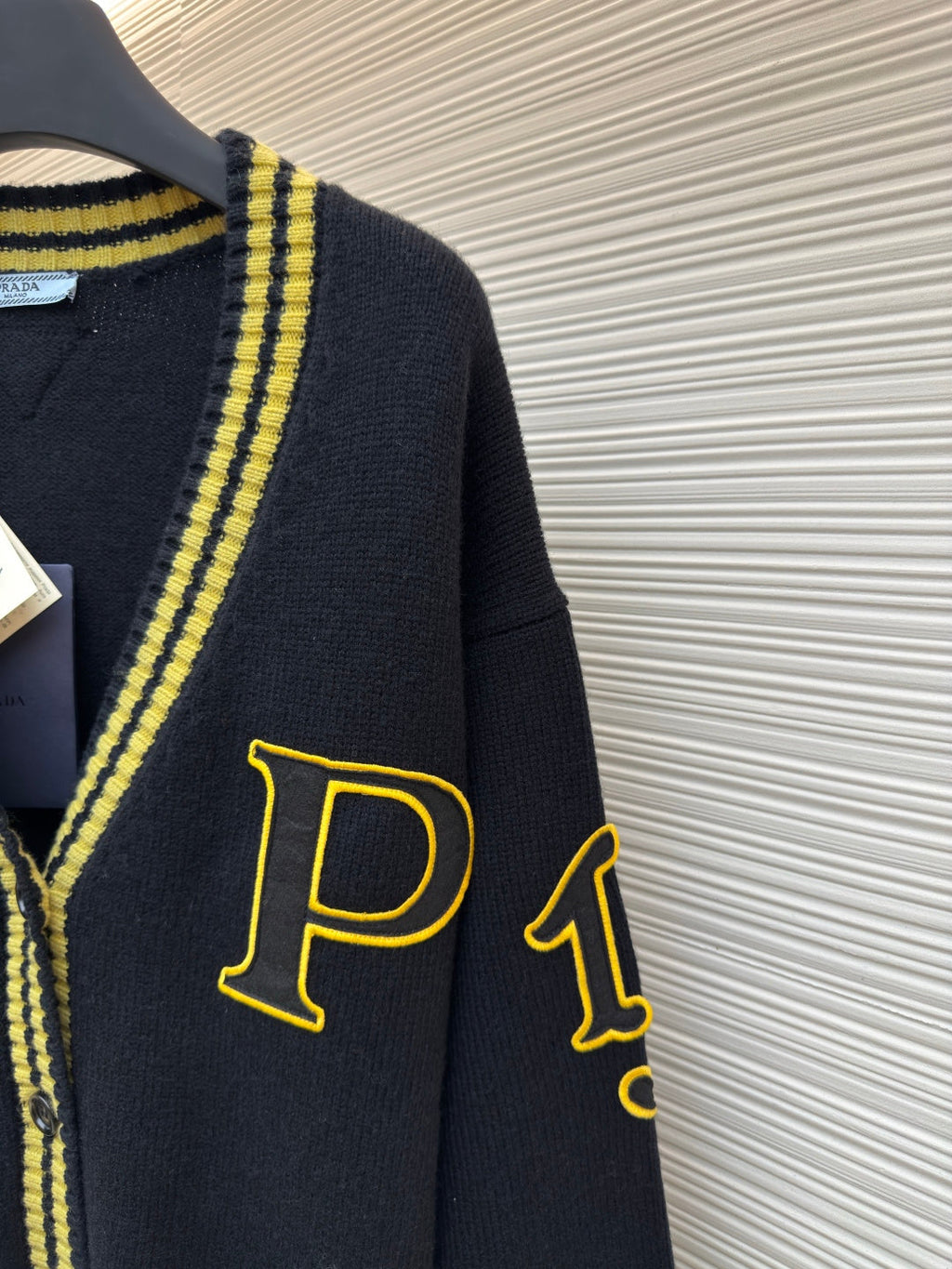 PRADA 25S CARDIGAN 541