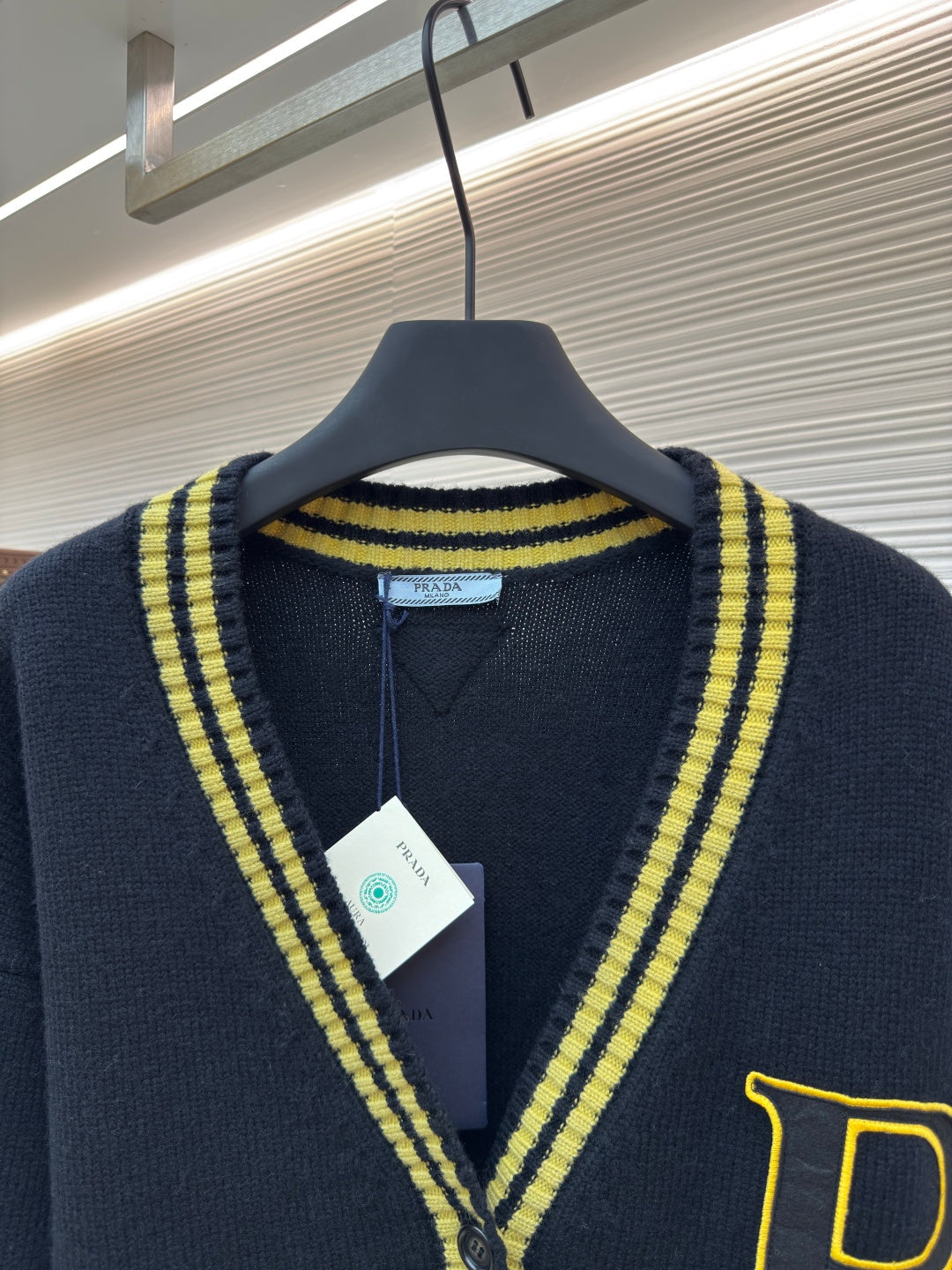 PRADA 25S CARDIGAN 541