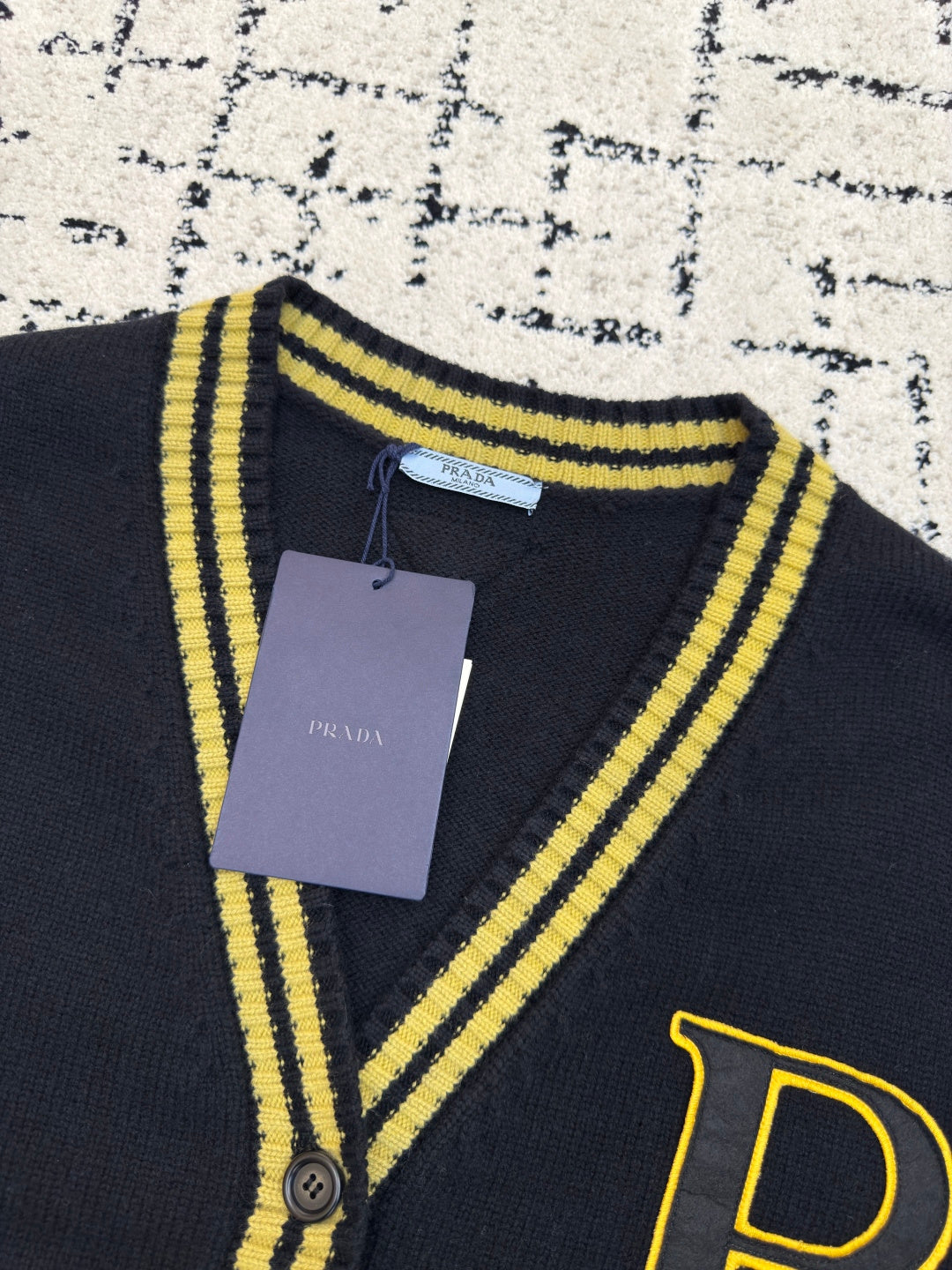 PRADA 25S CARDIGAN 541