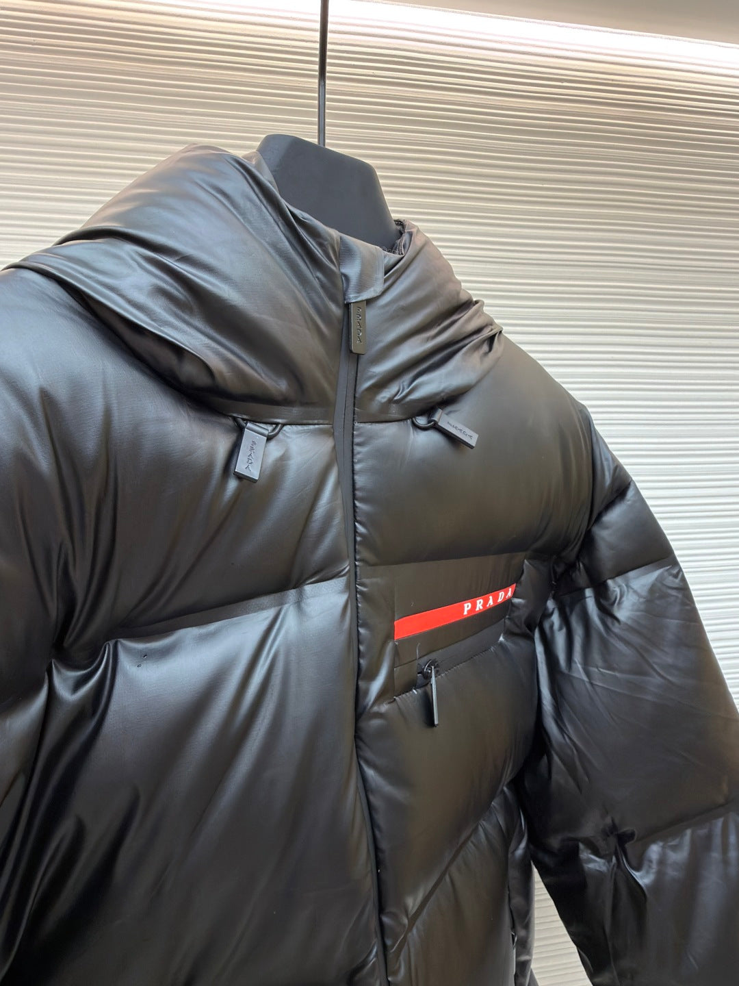 PRADA 25S PUFFER JACKET 543