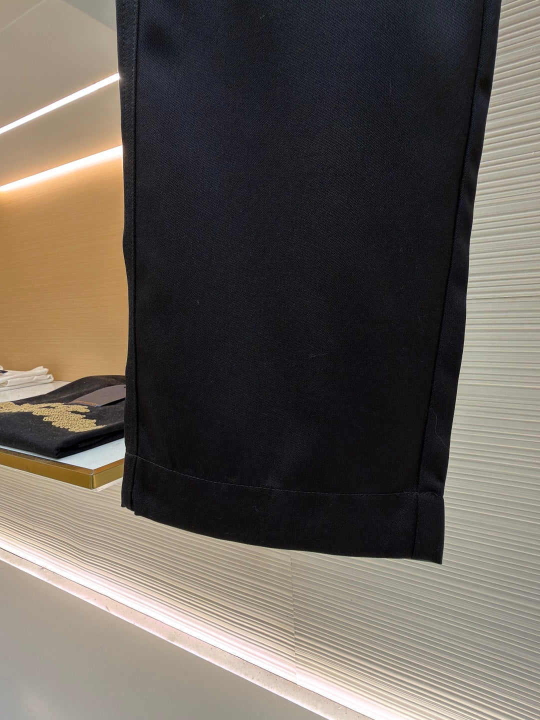 LV 25S EMBROIDERED CARGO PANTS 584825