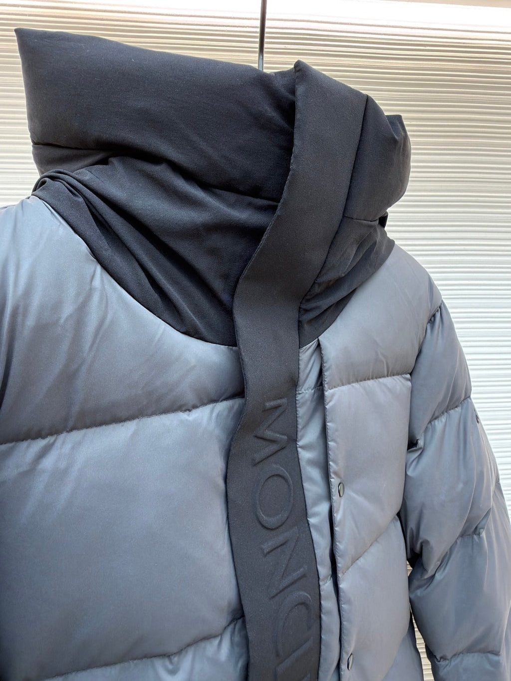 MONCLER 25S DOWN JACKET 218