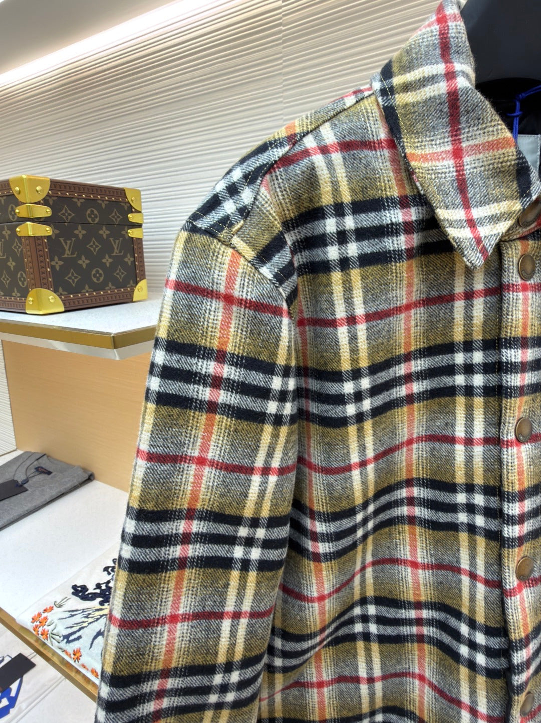 BURBERRY 25S KNITTED-COLLAR PLAID COAT 275