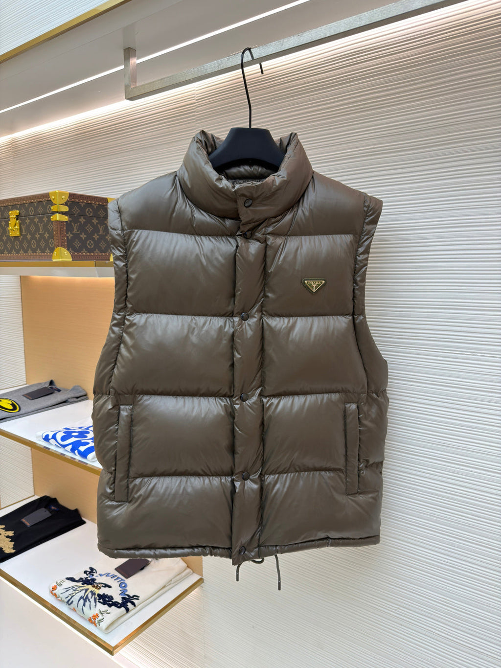 PRADA 25S DOWN JACKET 387