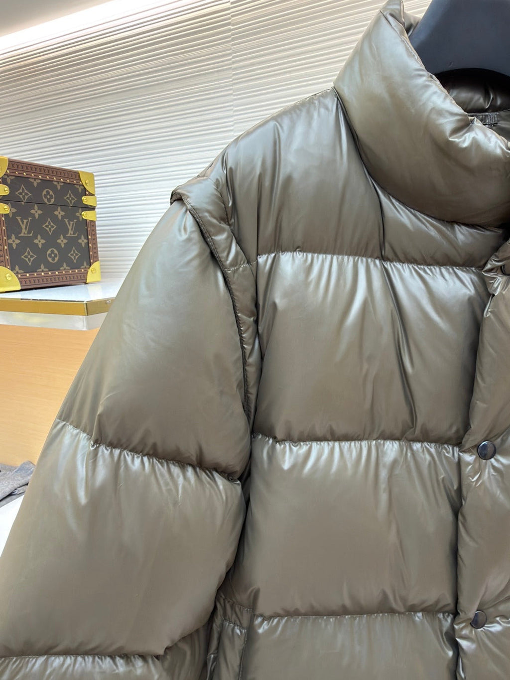 PRADA 25S DOWN JACKET 387