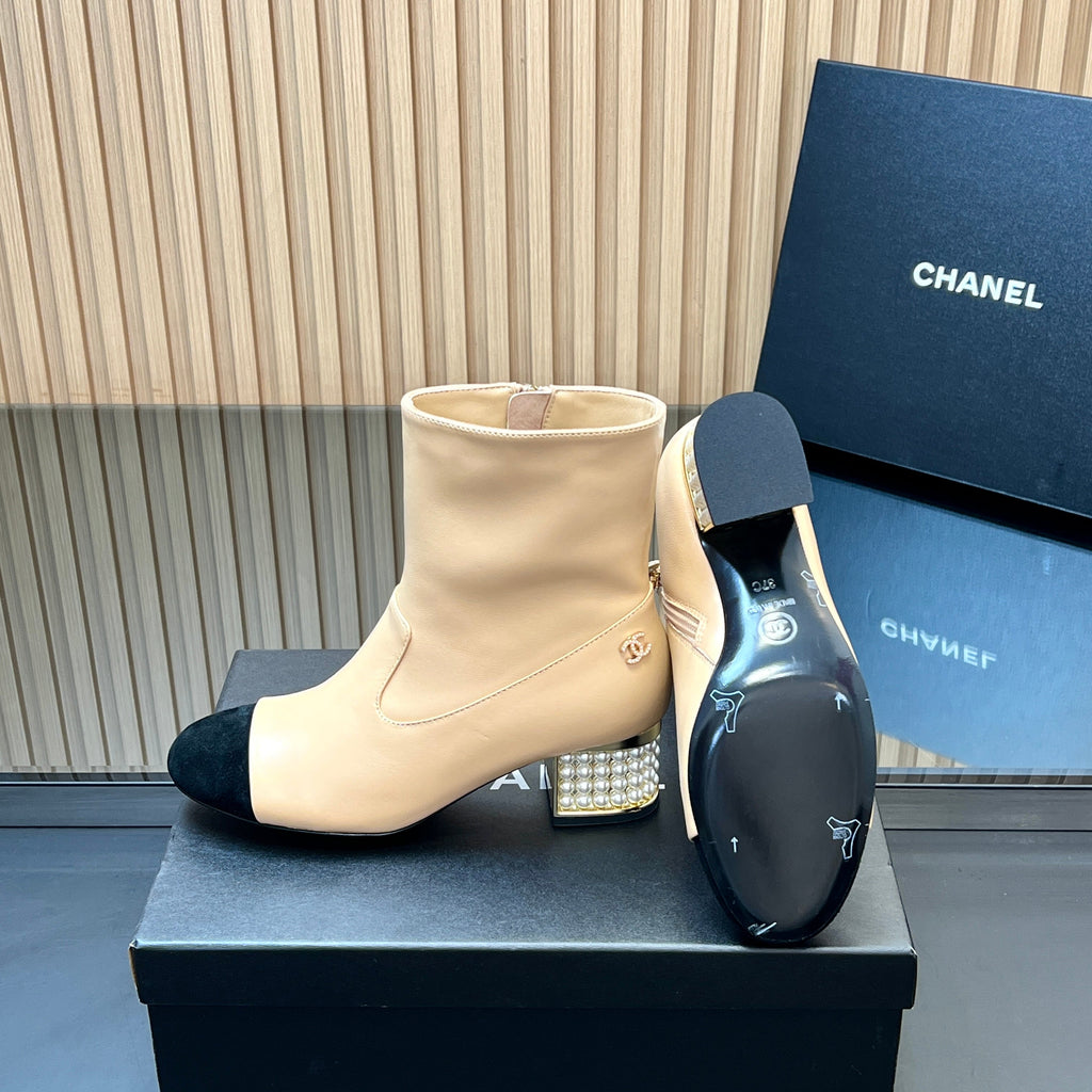 CHANEL 25S TALL BOOTS WITH PEARL DETAILS 50MM IN BEIGE CALFSKIN AND BLACK SUEDE