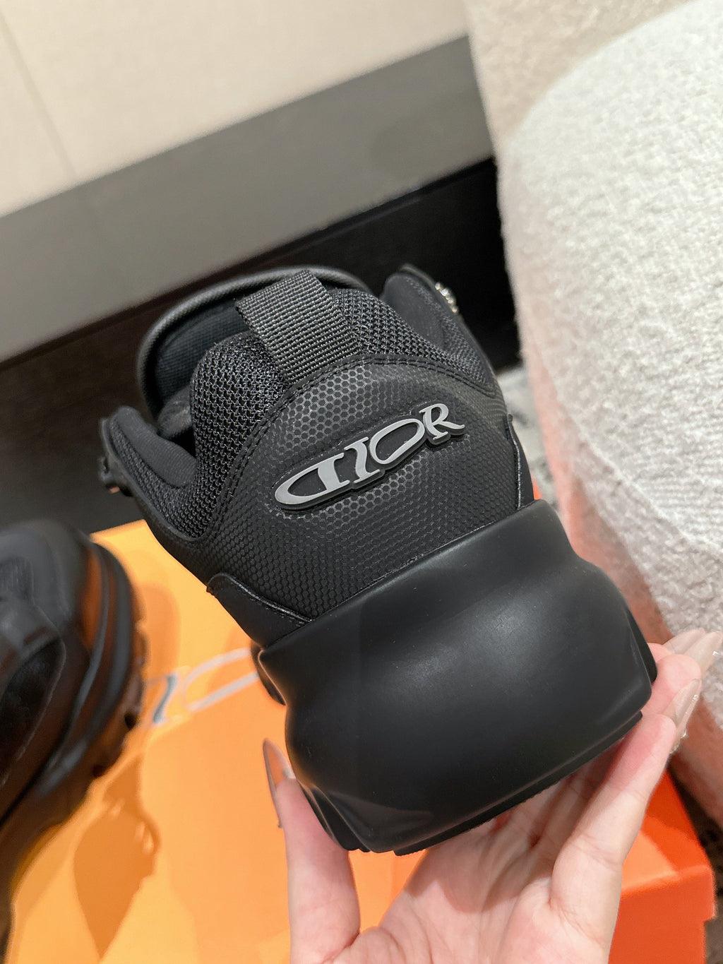 SNEAKER IN BLACK CALFSKIN AND BREATHABLE MESH 175308