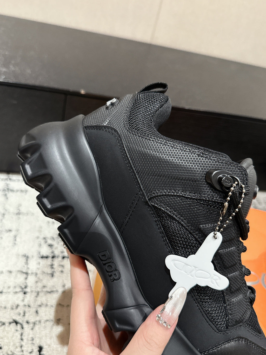 SNEAKER IN BLACK CALFSKIN AND BREATHABLE MESH 175308