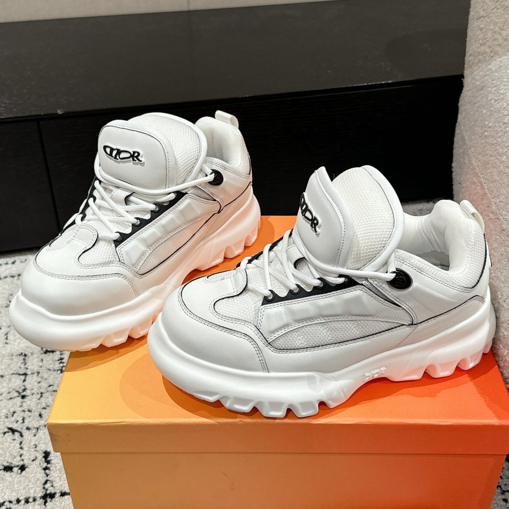 SNEAKER IN WHITE CALFSKIN AND BREATHABLE MESH 175310