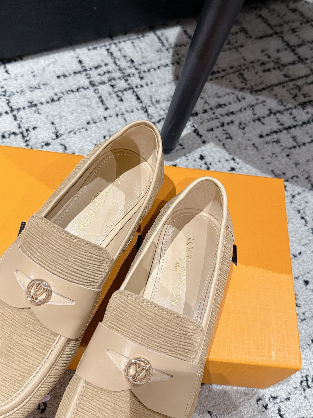 LV LOAFER 25S IN BEIGE SUEDE AND CALFSKIN