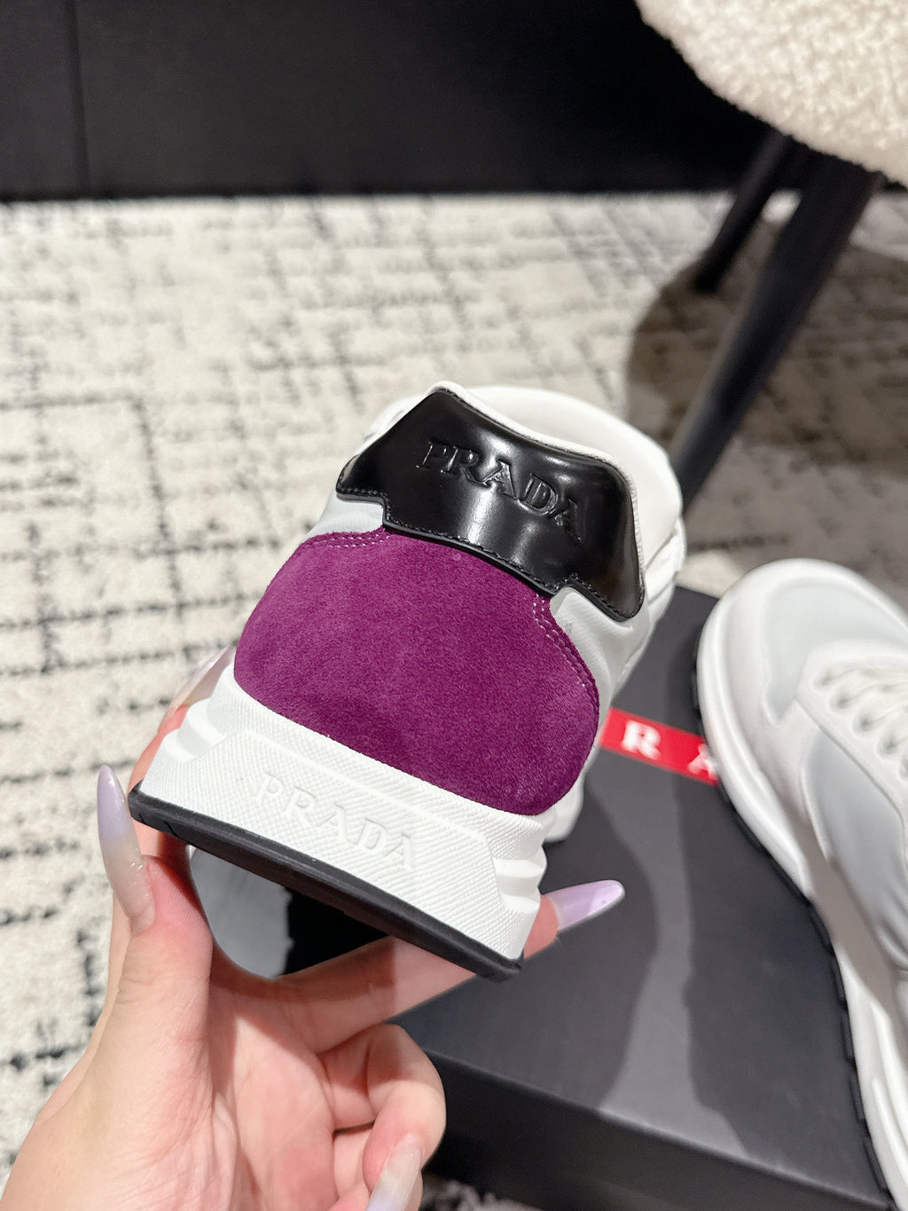 PRADA 25S MEN SNEAKERS LOGO IN WHITE AND MULBERRY NUBUCK AND CANVAS