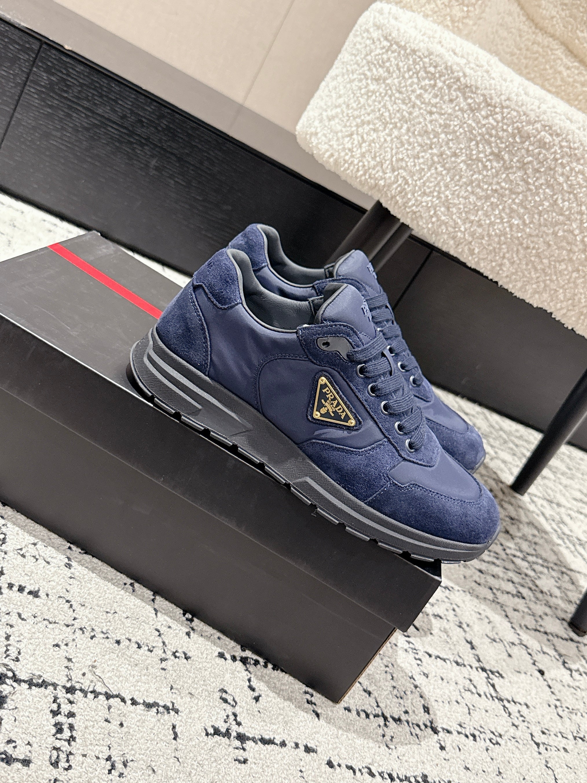 PRADA 25S MEN SNEAKERS LOGO IN NAVY BLUE NUBUCK AND CANVAS