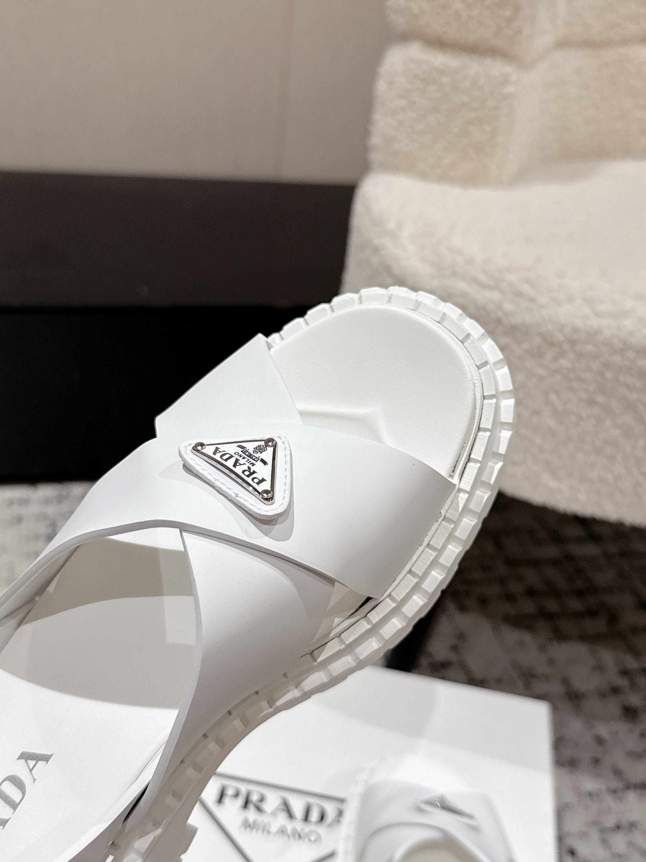PRADA 25S CRISSCROSS SANDALS IN WHITE CALFSKIN LOGO