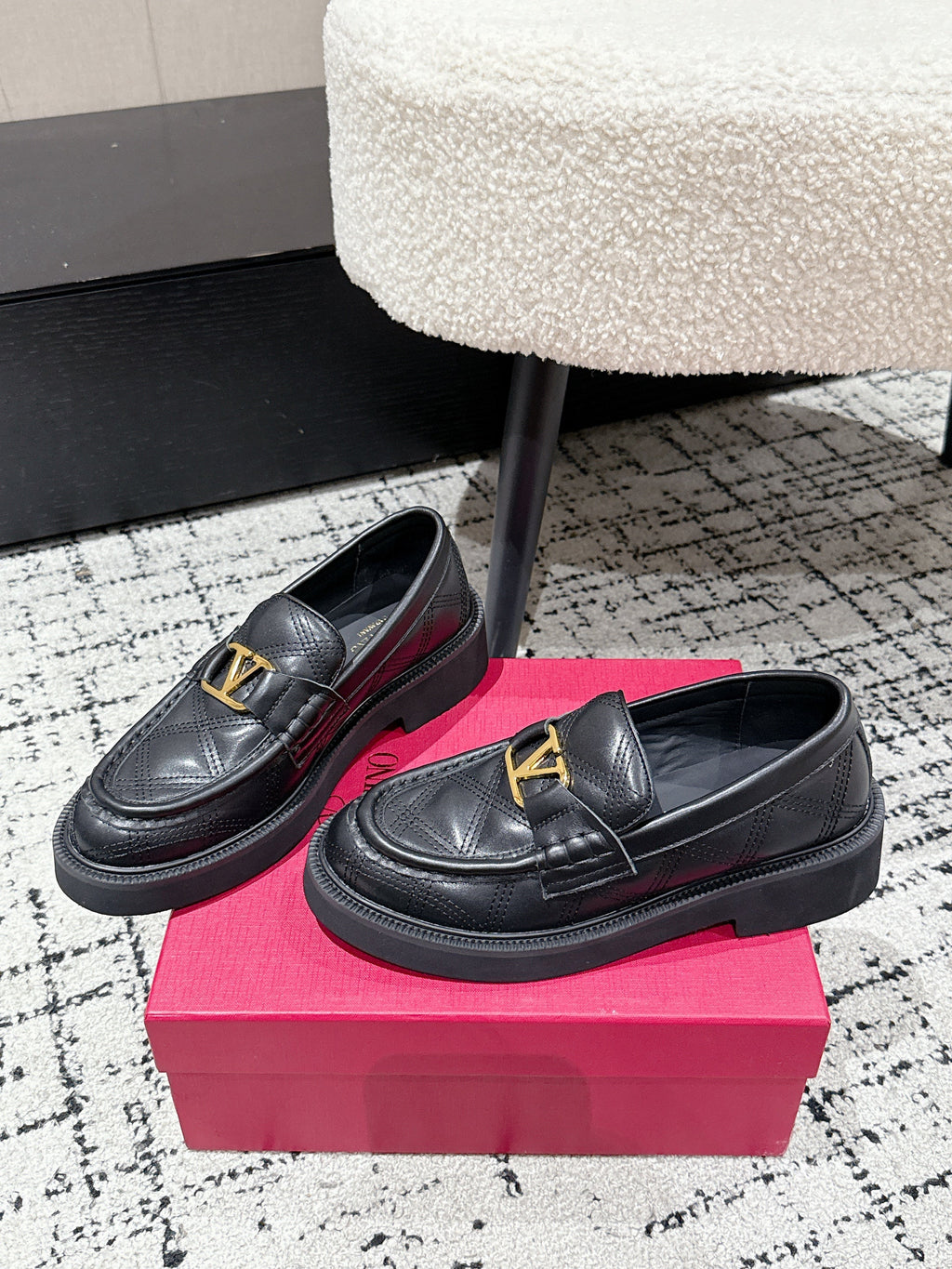 VLTN LOAFER 25S IN MATTE BLACK LEATHER WITH GOLD HARDWARE