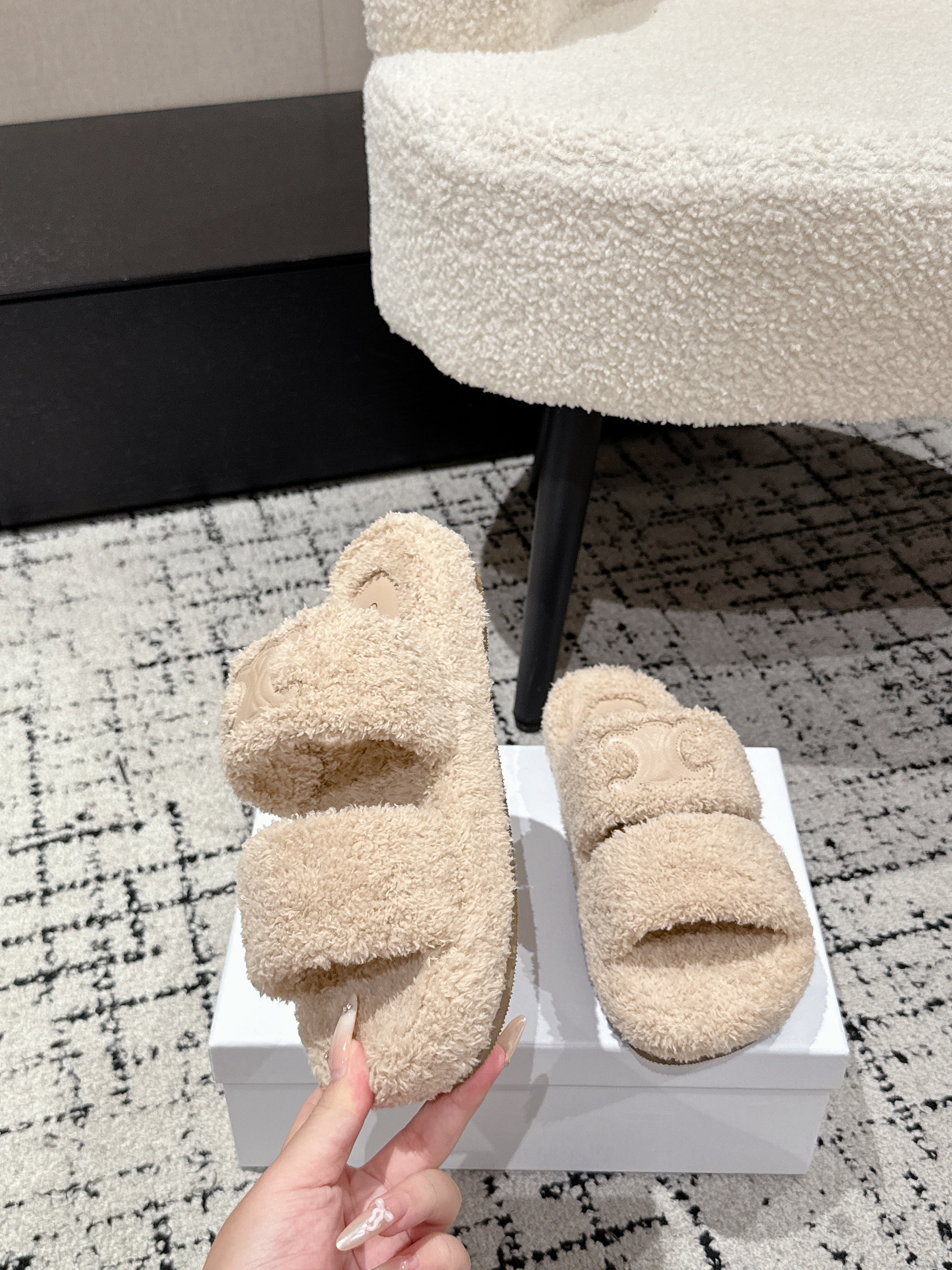 CELINE 25S SLIDES TRIOMPHE IN BIEGE SPONGE FABRIC