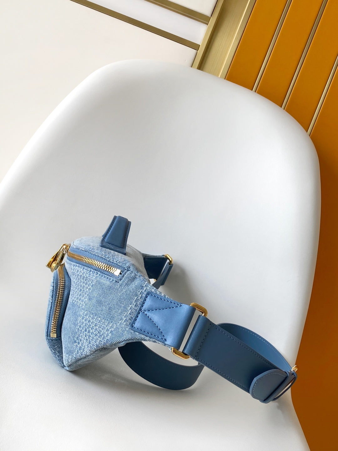 LV 25S RUSH BUMBAG 30 IN BLUE CANVAS DAMIER DENIM