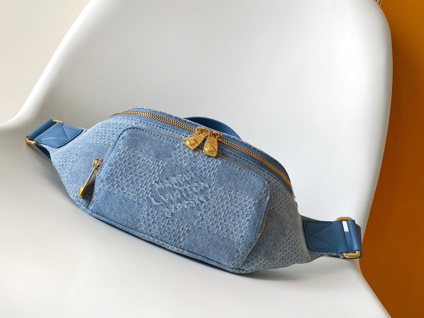 LV 25S RUSH BUMBAG 30 IN BLUE CANVAS DAMIER DENIM