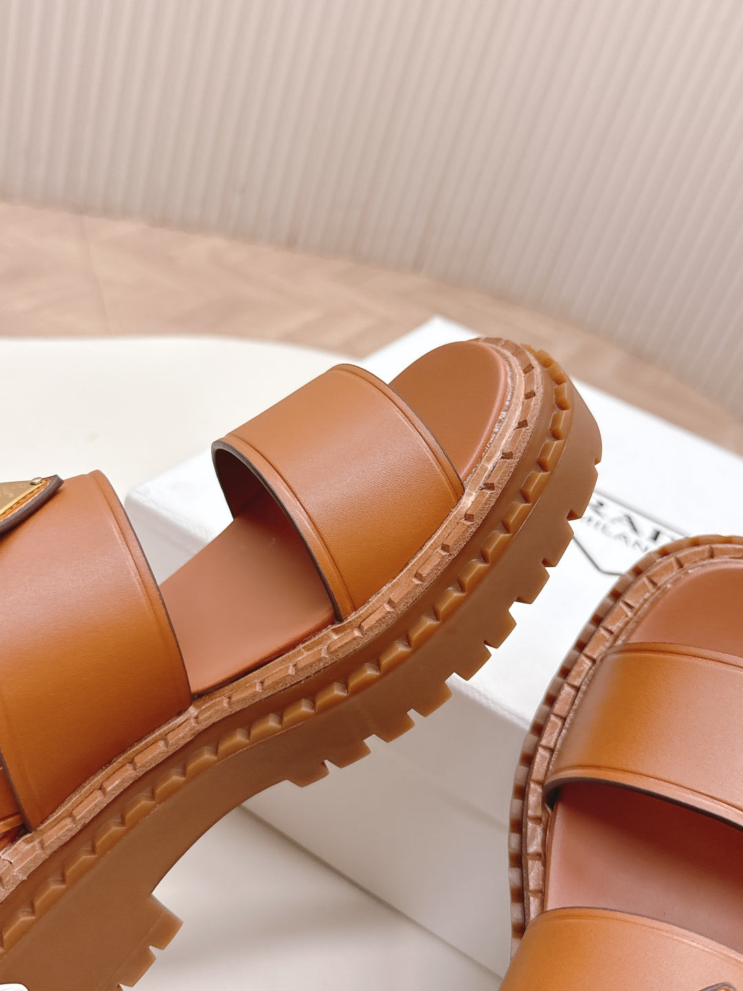 PRADA 25S SANDALS IN LIGHT TAN CALFSKIN LOGO