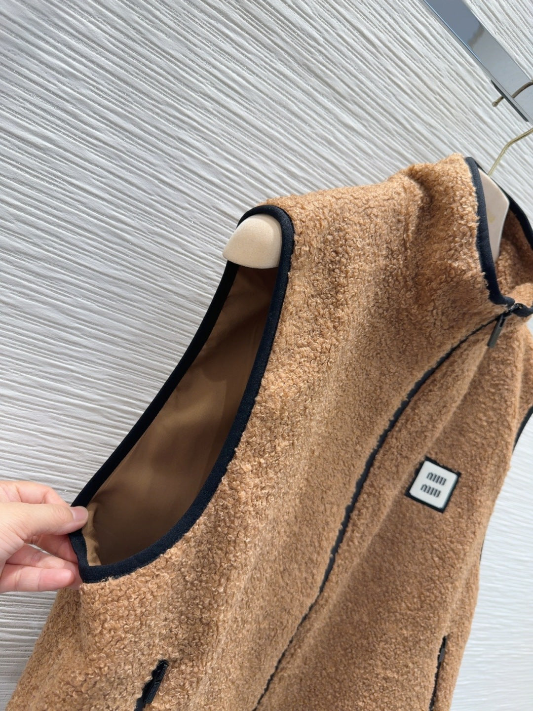 MIUMIU VEST STYLE 800