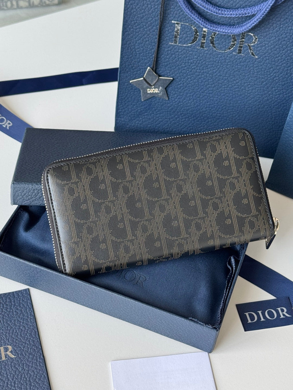 DIOR 25S LONG VERTICAL ZIPPED WALLET 19 IN BLACK CALFSKIN SILVER HARDWARE