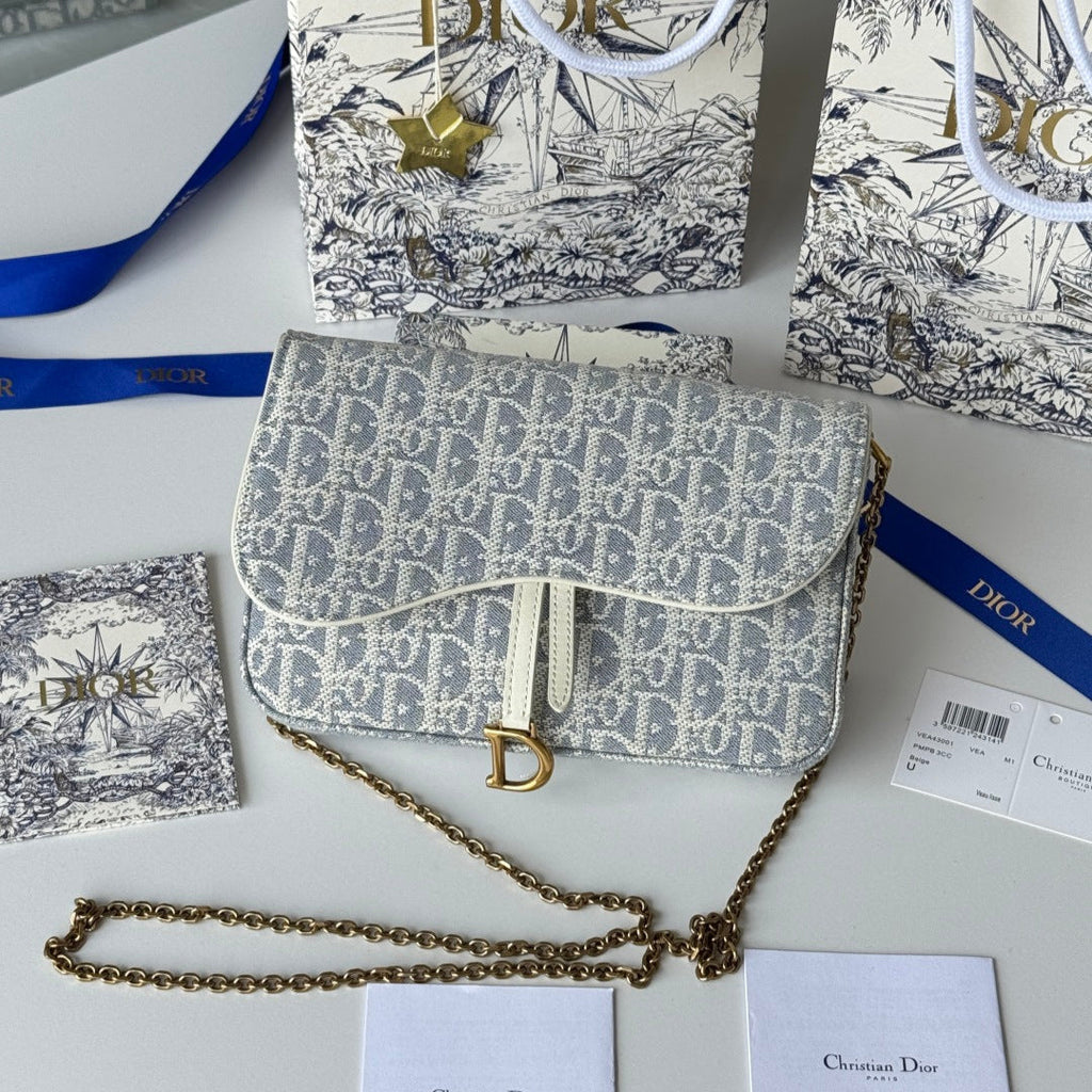 DIOR 25S MEDIUM SADDLE POUCH WITH CHAIN 21 IN LIGHT BLUE DIOR OBLIQUE JACQUARD CANVAS