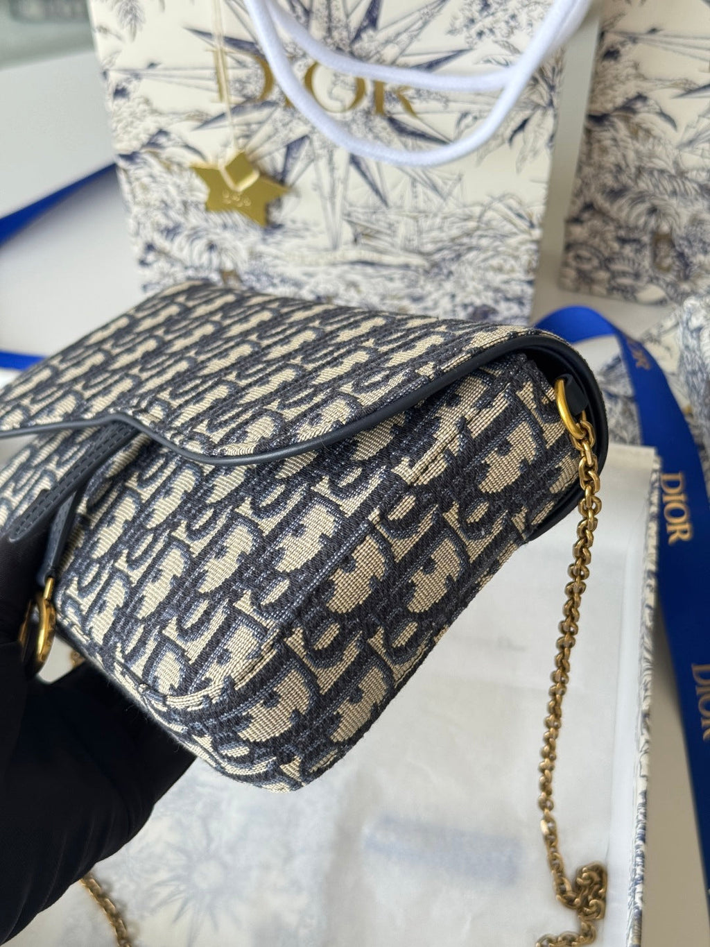 DIOR 25S MEDIUM SADDLE POUCH WITH CHAIN 21 IN BLUE DIOR OBLIQUE JACQUARD CANVAS