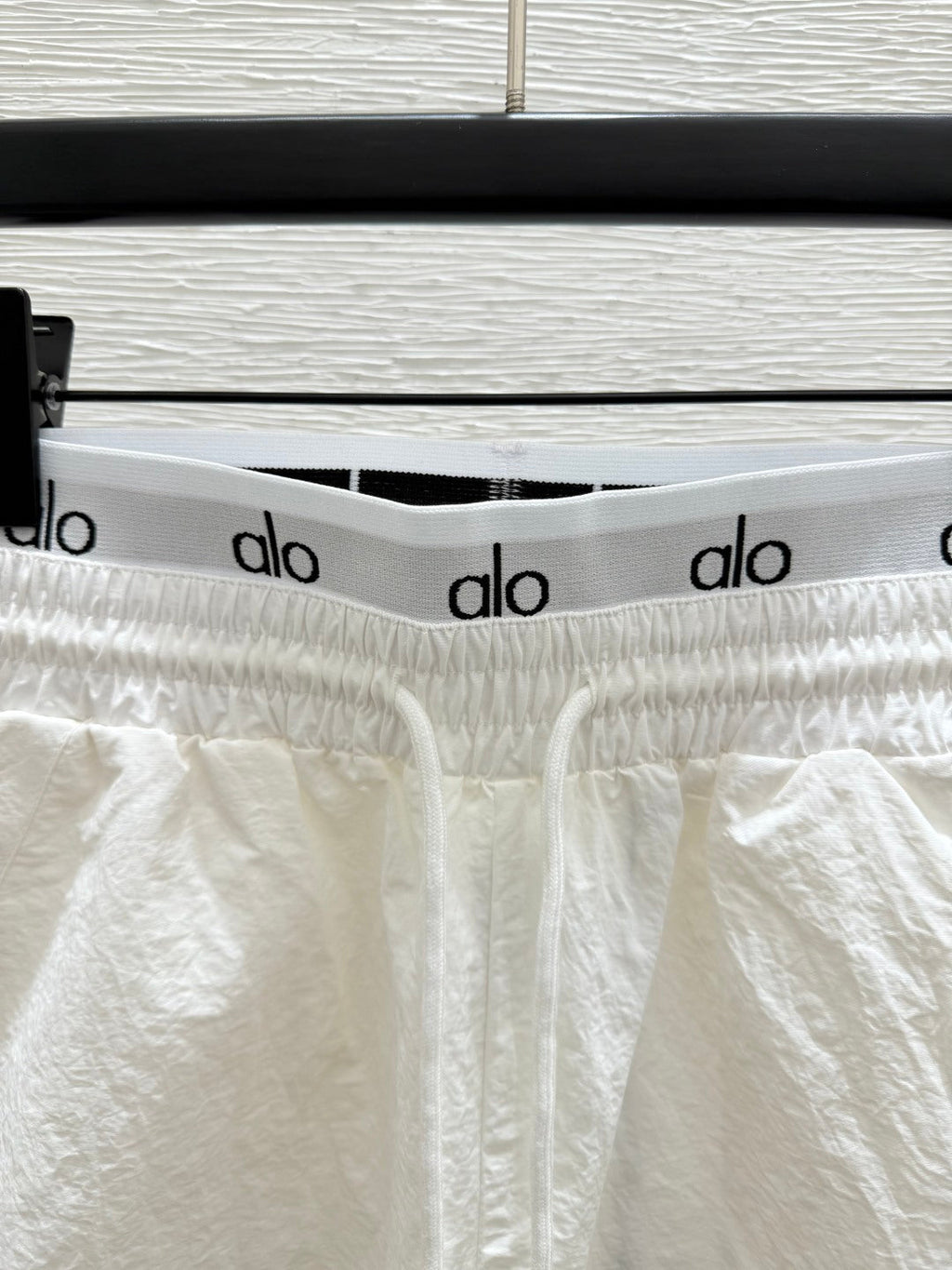 ALO STRAIGHT-LEG PANTS STYLE 84