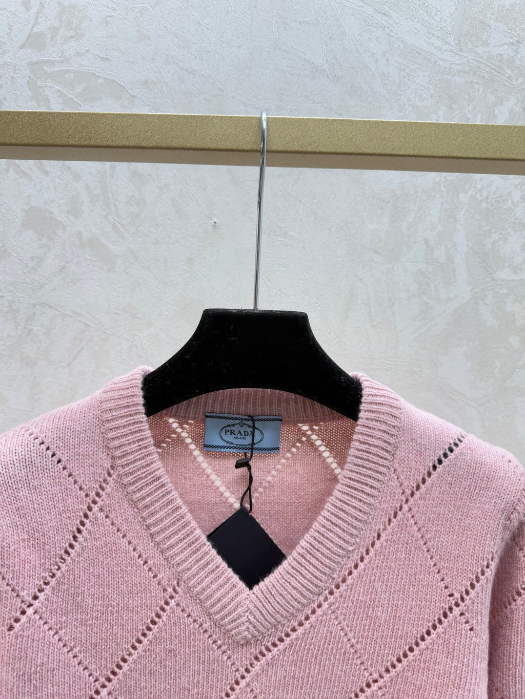 PRADA 25S V-NECK SWEATER 576