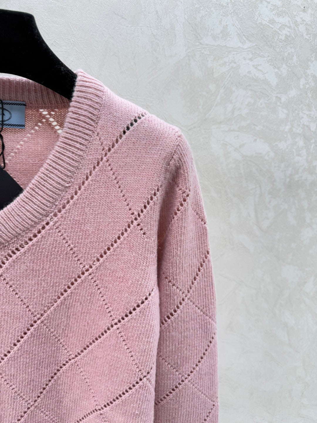 PRADA 25S V-NECK SWEATER 576