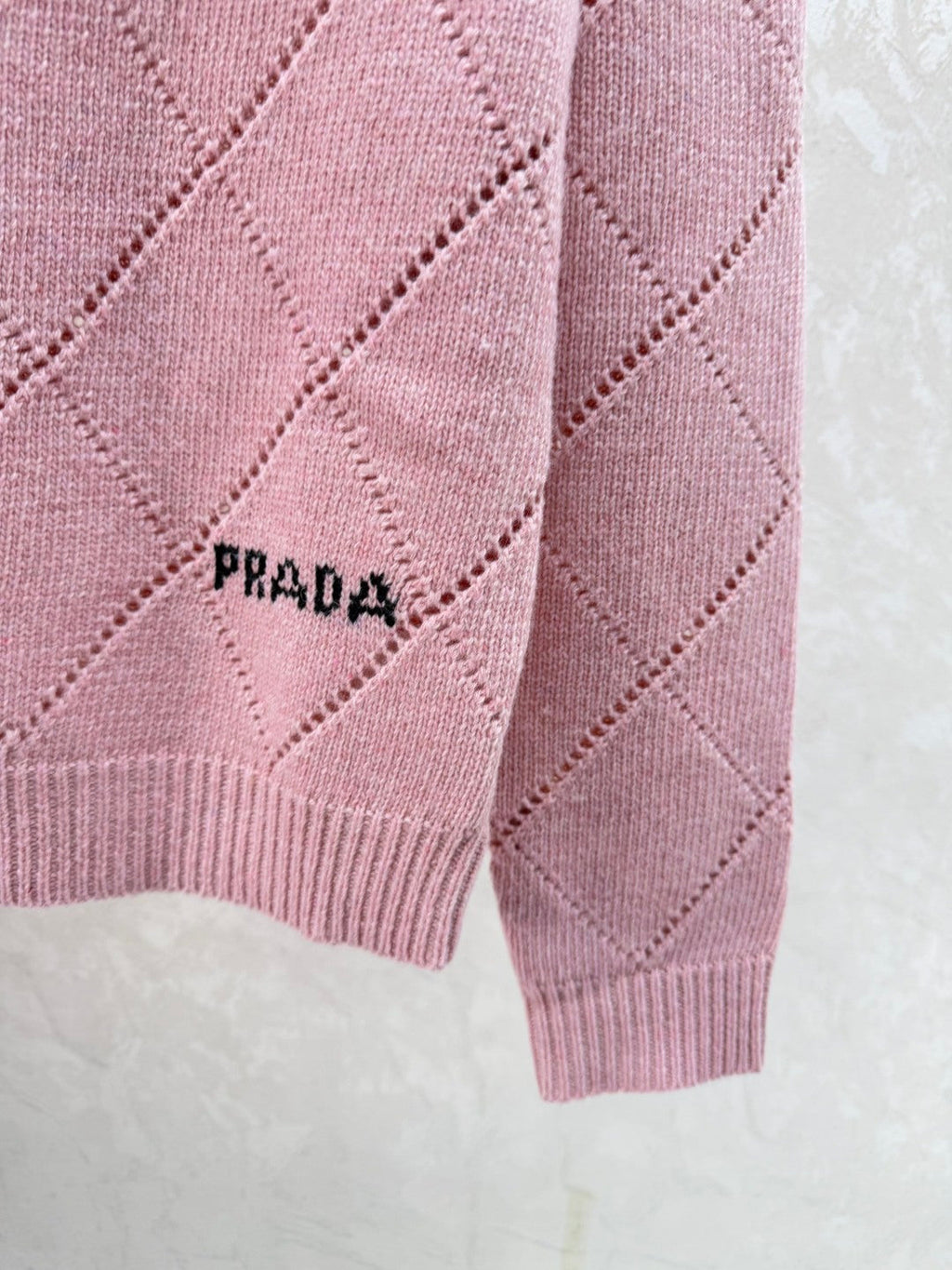 PRADA 25S V-NECK SWEATER 576