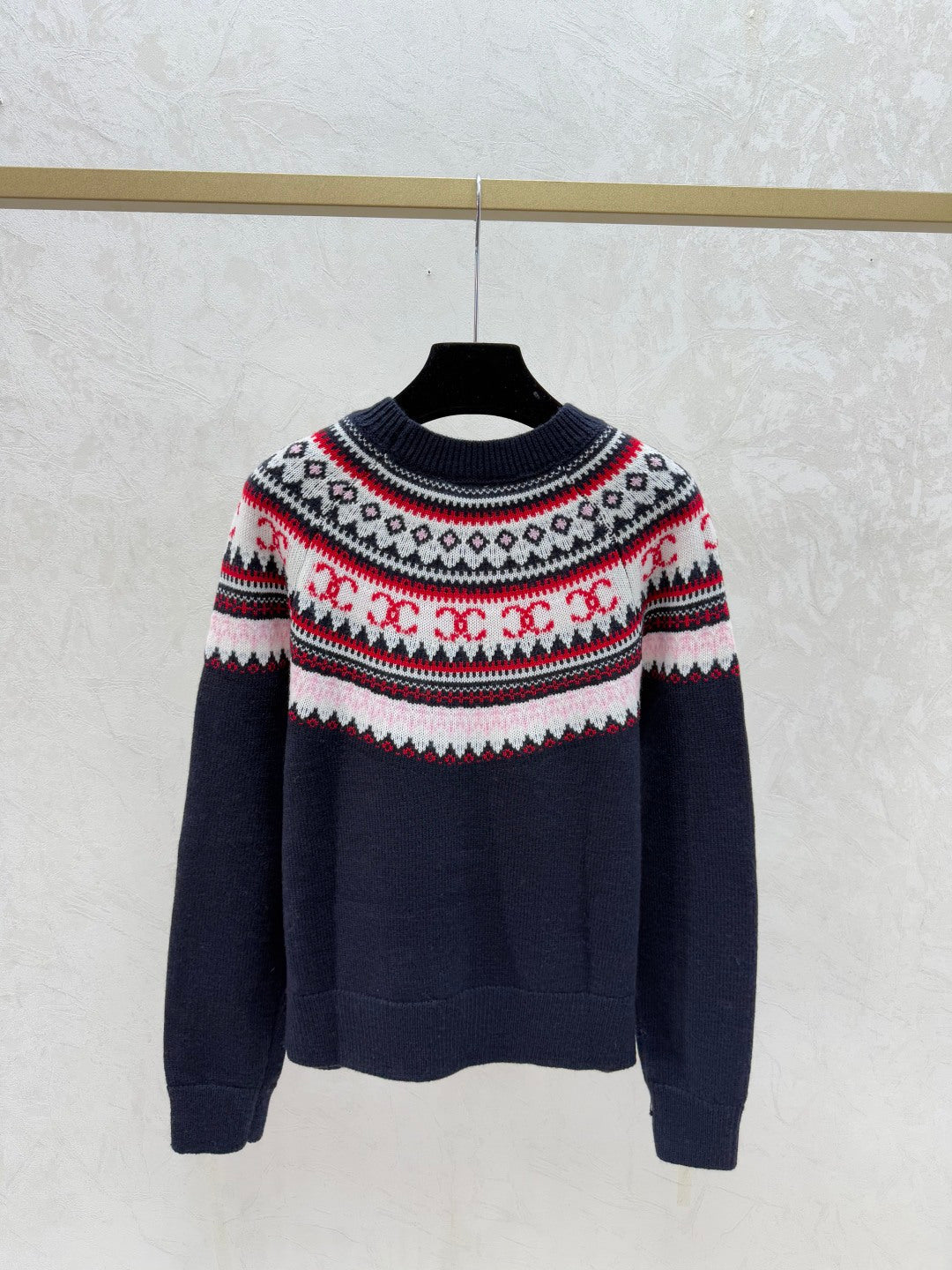 MIUMIU SWEATER STYLE 682