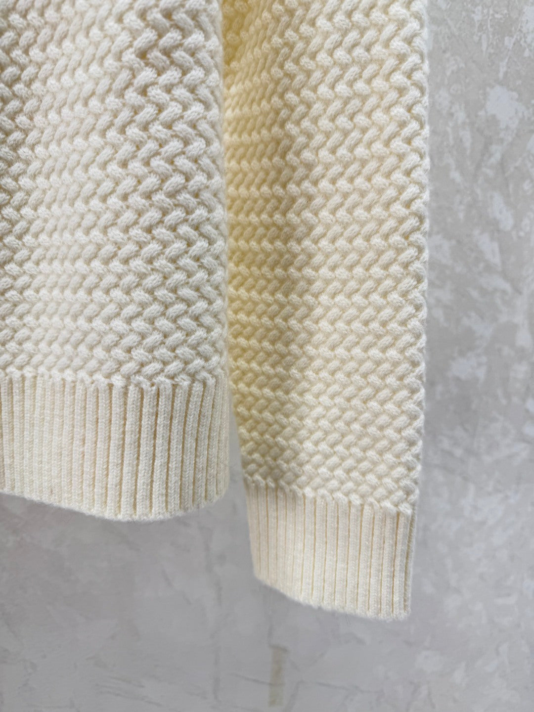 CHANEL 25S ROUND-NECK CARDIGAN 519