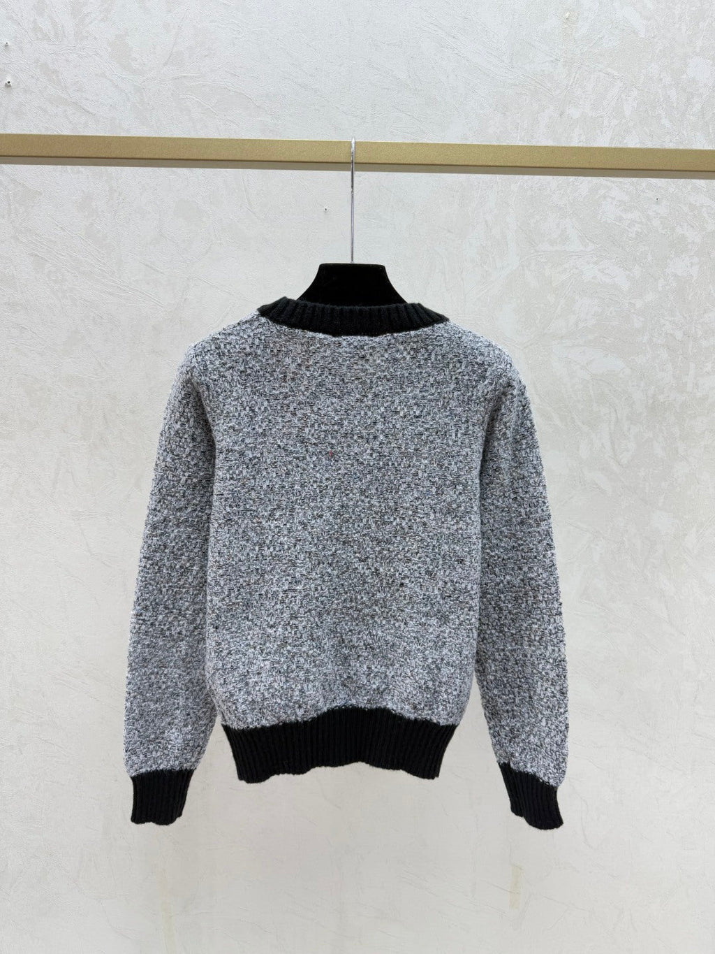 CHANEL 25S LONG-SLEEVE ROUND-NECK SWEATER 515