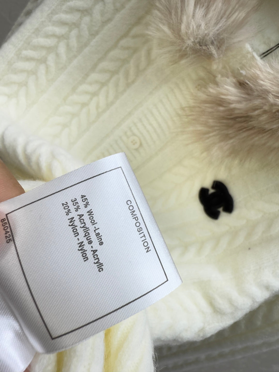 CHANEL 25S FUR-COLLAR CARDIGAN 516