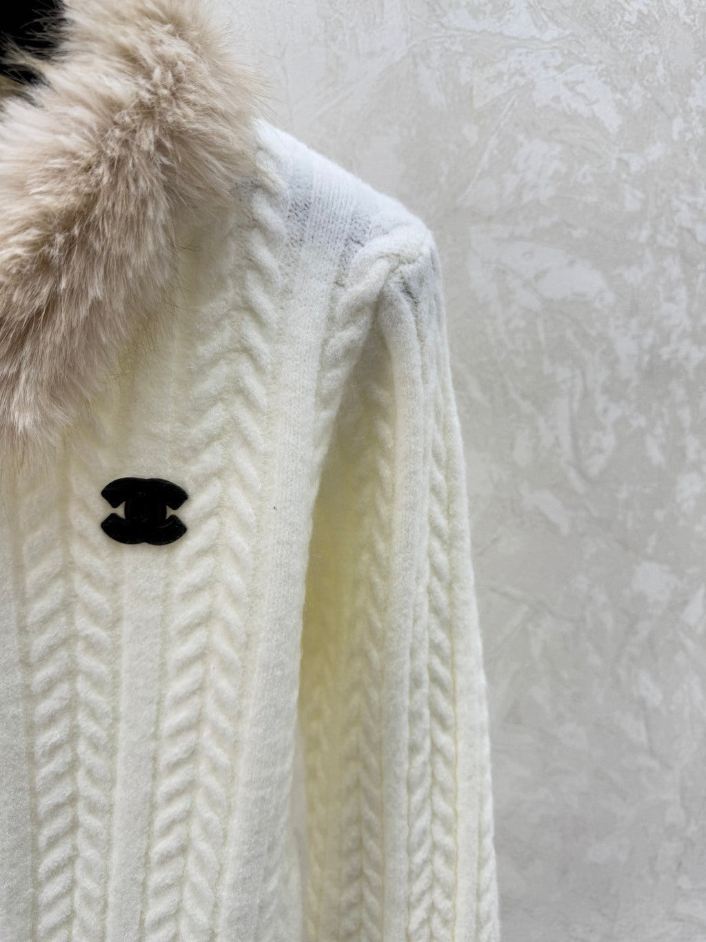 CHANEL 25S FUR-COLLAR CARDIGAN 516