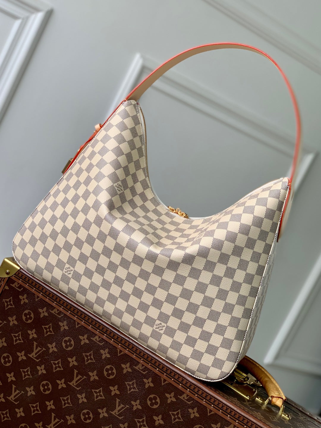 SLOUCHY PM 40 IN WHITE GREY CHECKERBOARD PATTERN DAMIER AZUR COATED CANVAS