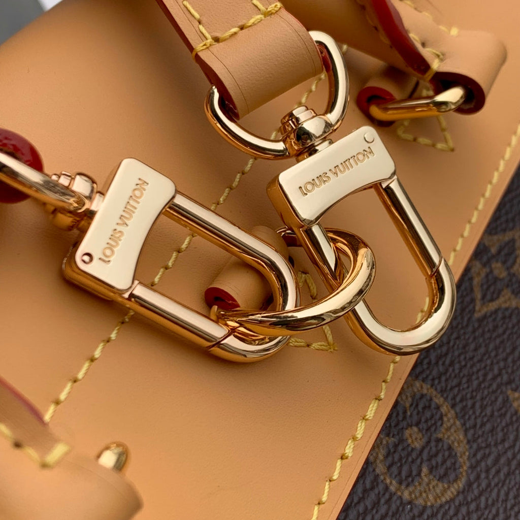 SOHO MM 32 IN BROWN MONOGRAM COATED CANVAS AND CALFSKIN