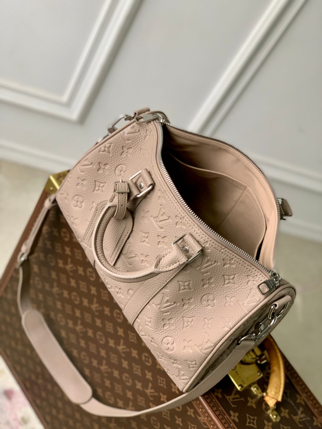 KEEPALL BANDOULIÈRE 34 BAG IN LIGHT BROWN MONOGRAM TAURILLON CALFSKIN