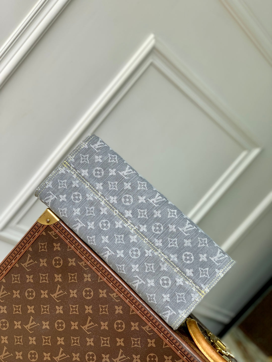 ONTHEGO ORGANIZER 35 IN GREY MONOGRAM DENIM LIGHT BROWN CALFSKIN